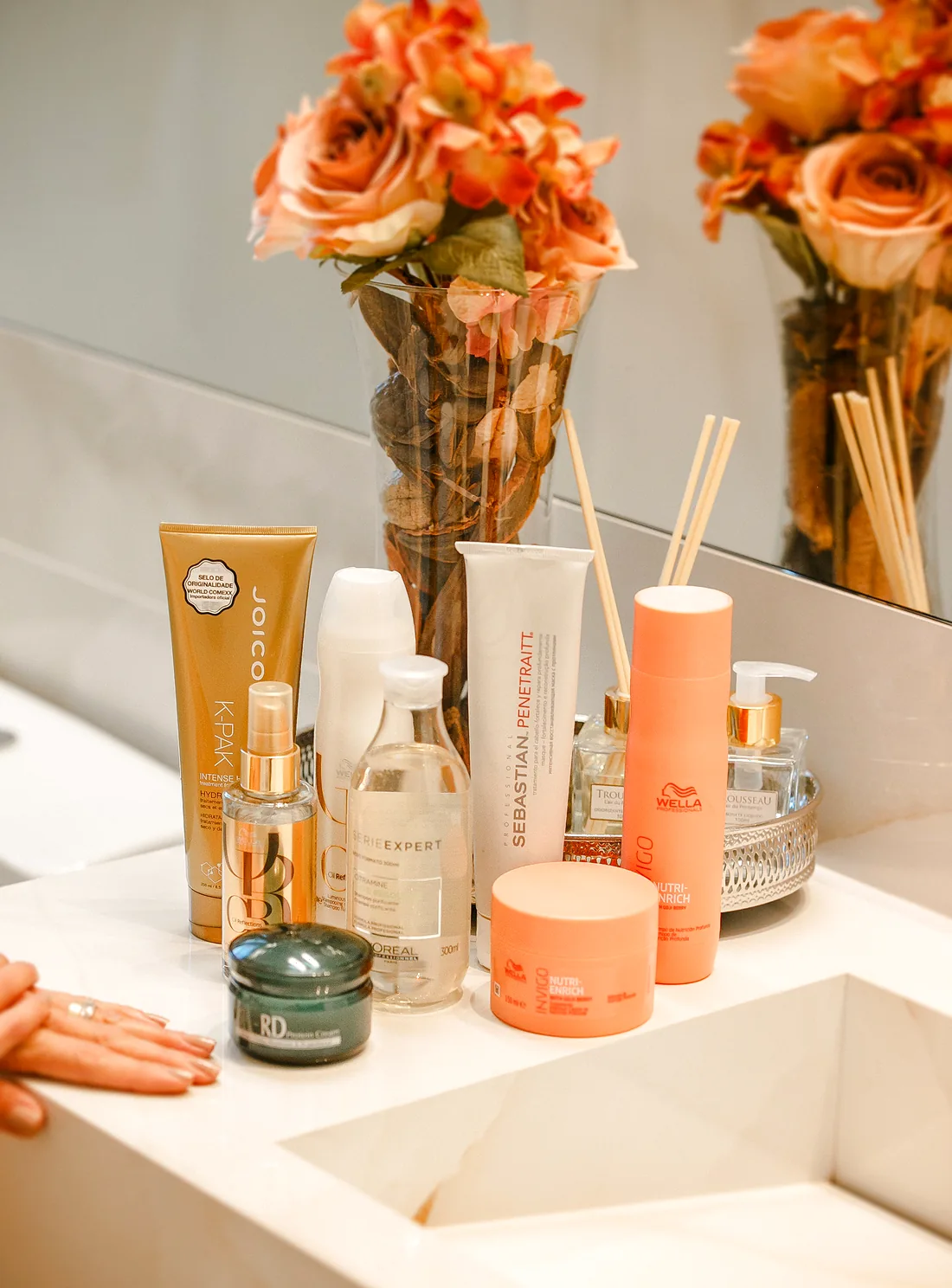 Linha de produtos de tratamento da Delavie sobre bancada